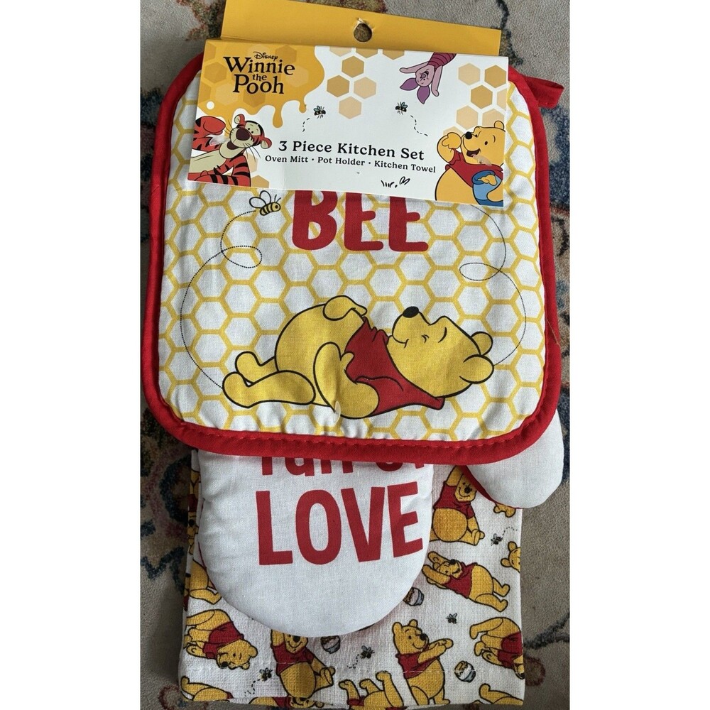 Disney Winnie the Pooh 3 Piece Kitchen Set Oven Mitt Pot Holder Towel